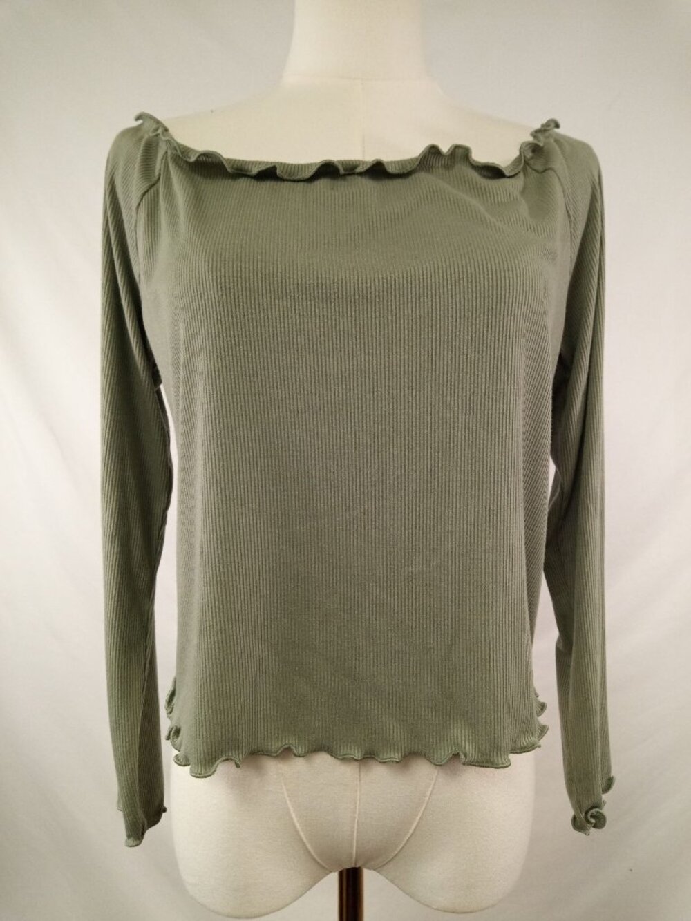 Arizona Jean Co. Women's Sage Green Long Sleeve Top Sz. XL